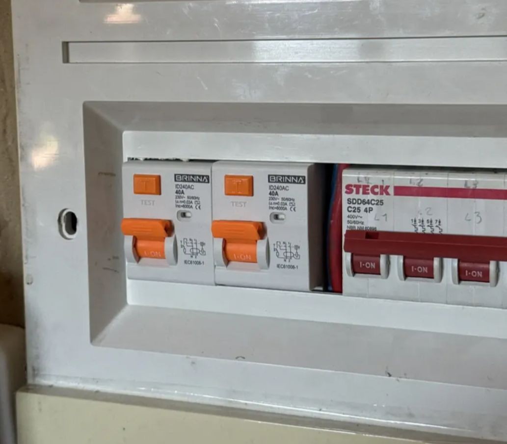 Electricista en Argentina — trabajo 1