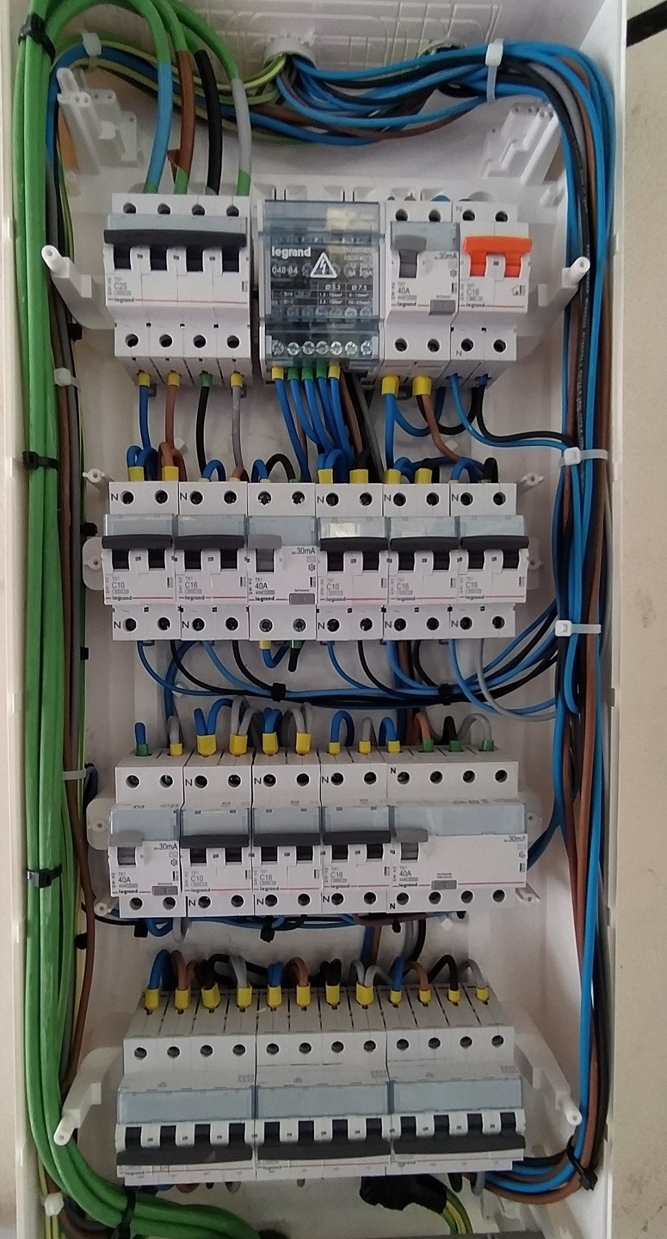 Electricista, Técnico electricista del hogar, Técnico electrónico en Ciudad Autónoma de Buenos Aires — trabajo 3
