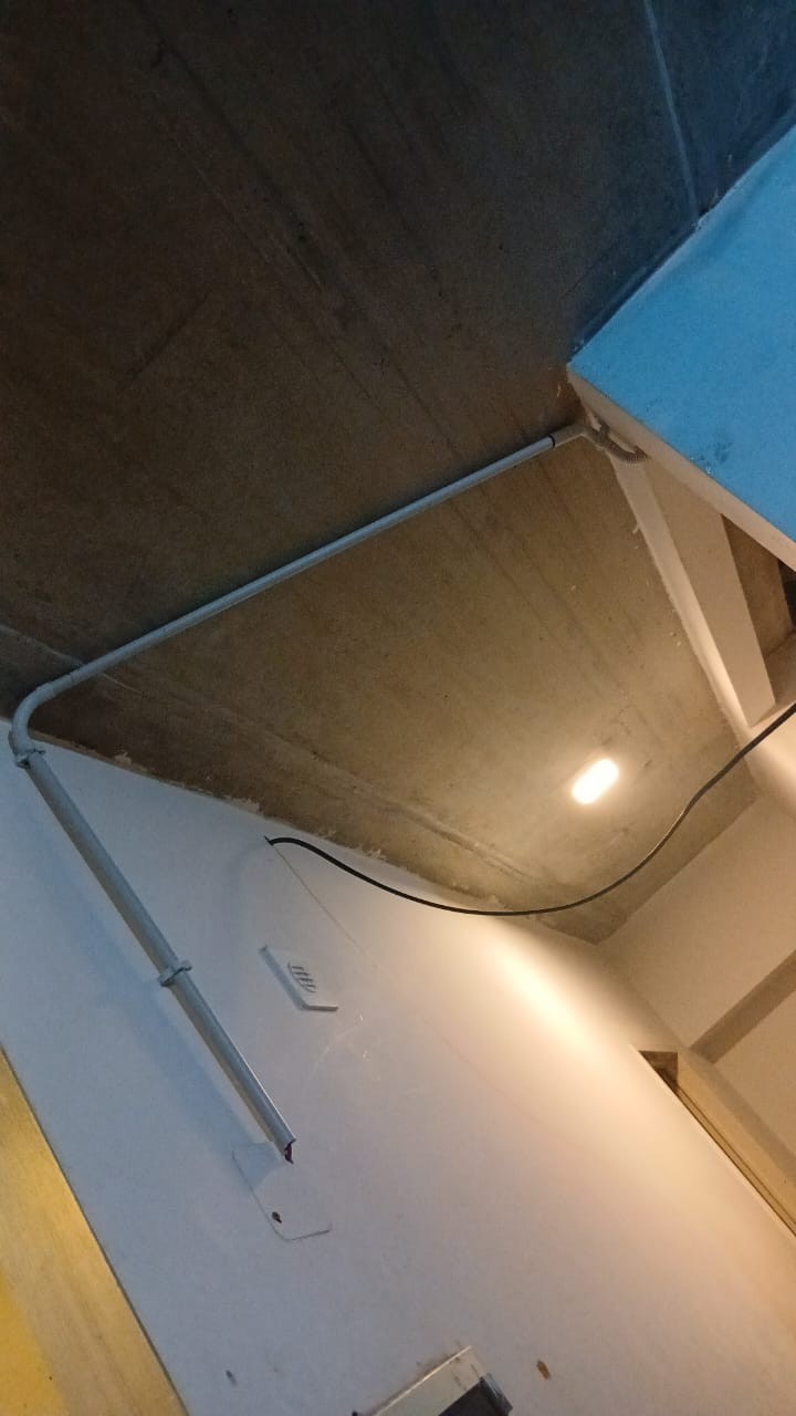Electricista, Pintor, Técnico en refrigeración, Técnico electrónico, Colocación de cerámicos en Morón — trabajo 6