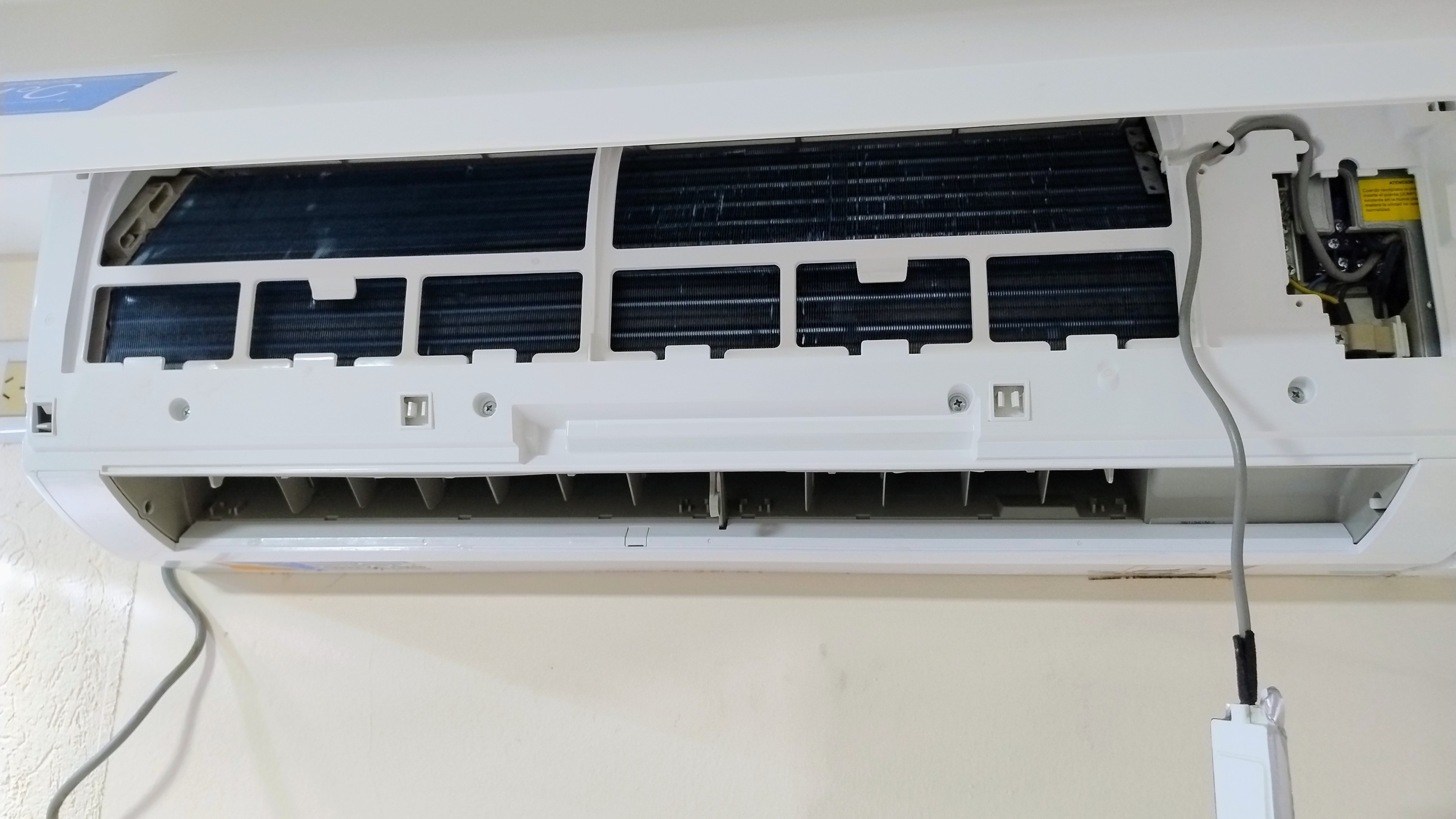 Electricista, Herrero, Colocador de durlock, Técnico en refrigeración, Técnico en lavarropas, Técnico en heladeras, Reparación de aires acondicionados, Mantenimiento de aires acondicionados en Córdoba capital — trabajo 1