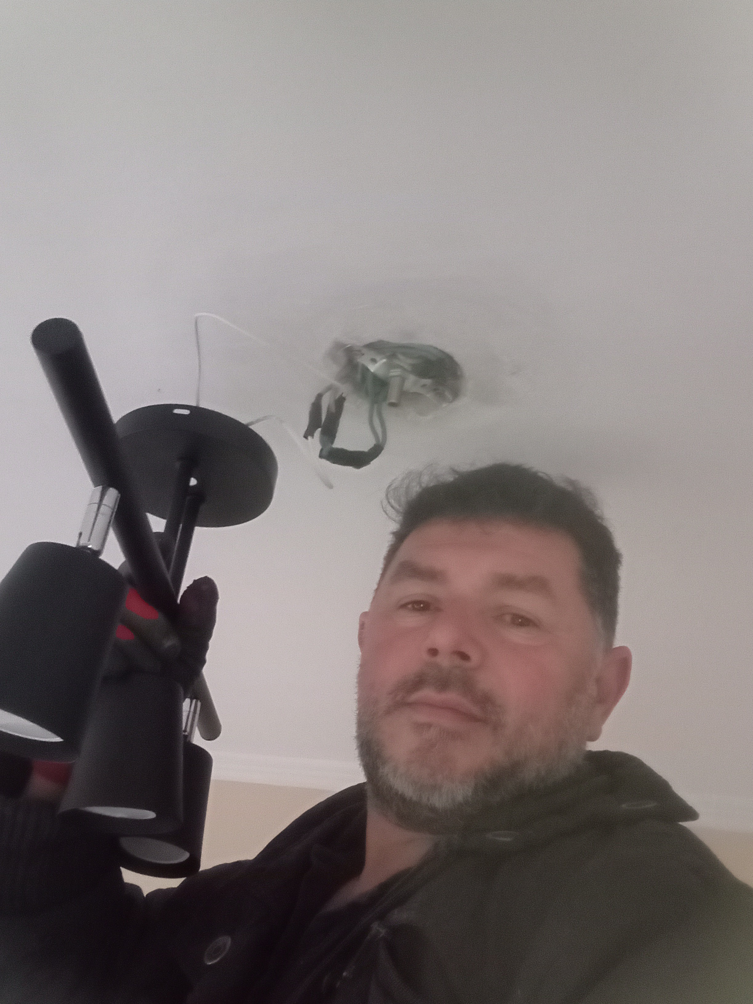Electricista en isidro casanova — trabajo 5