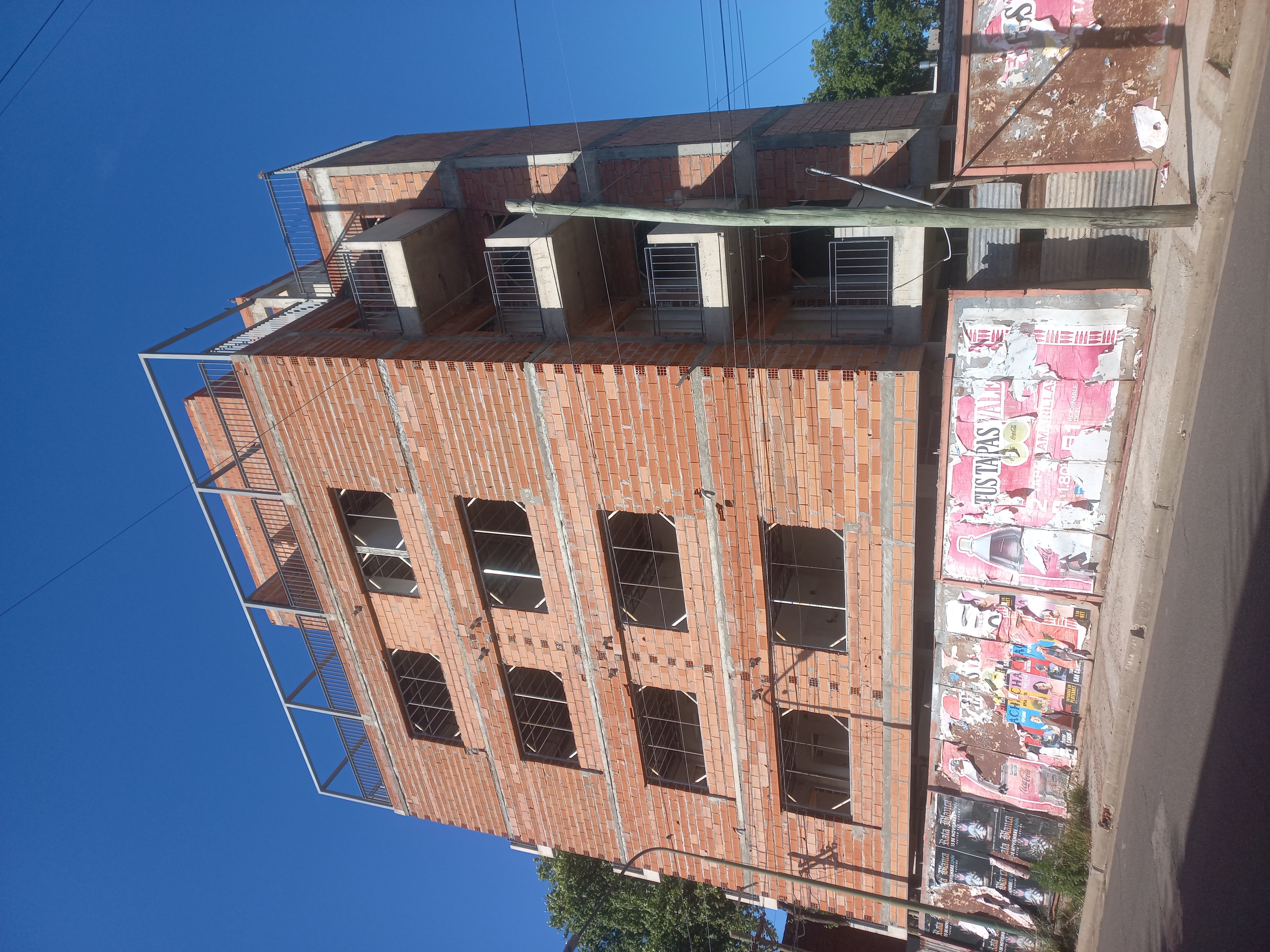 Colocador de pisos en Argentina — trabajo 3
