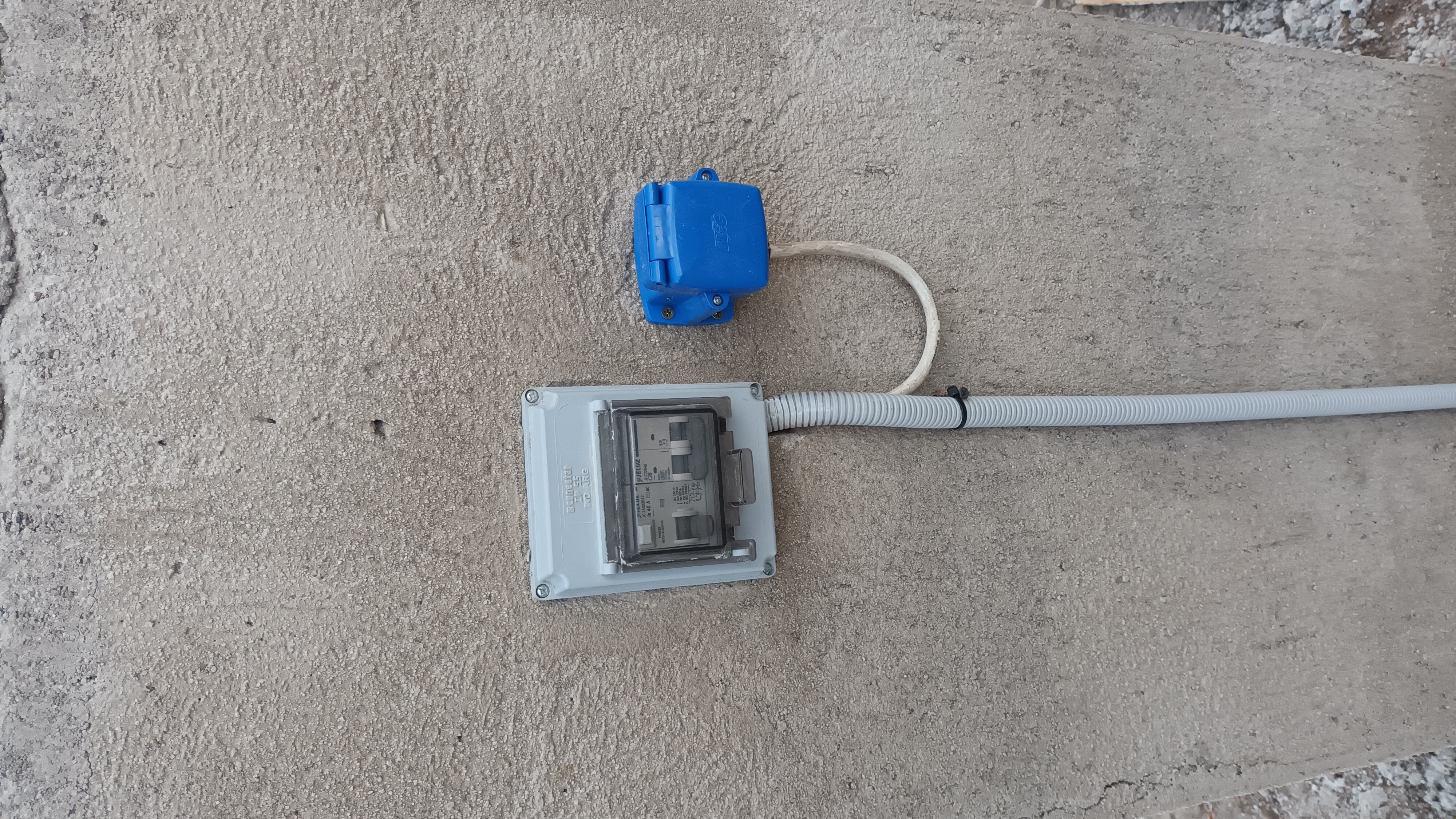 Electricista en Alberdi — trabajo 1
