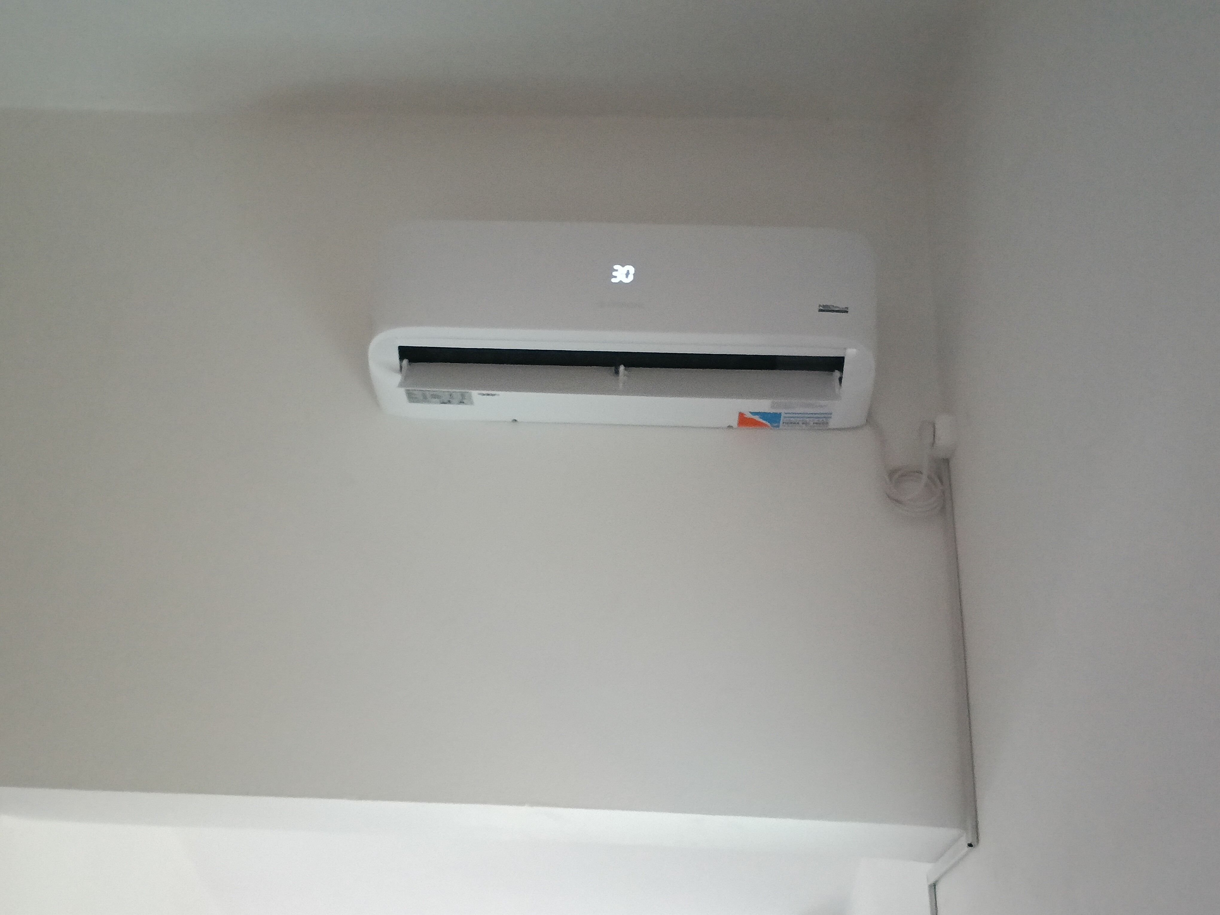Electricista, Técnico electricista del hogar, Técnico en refrigeración, Instalador de aire acondicionado, Instalador de cámaras en Córdoba — trabajo 2
