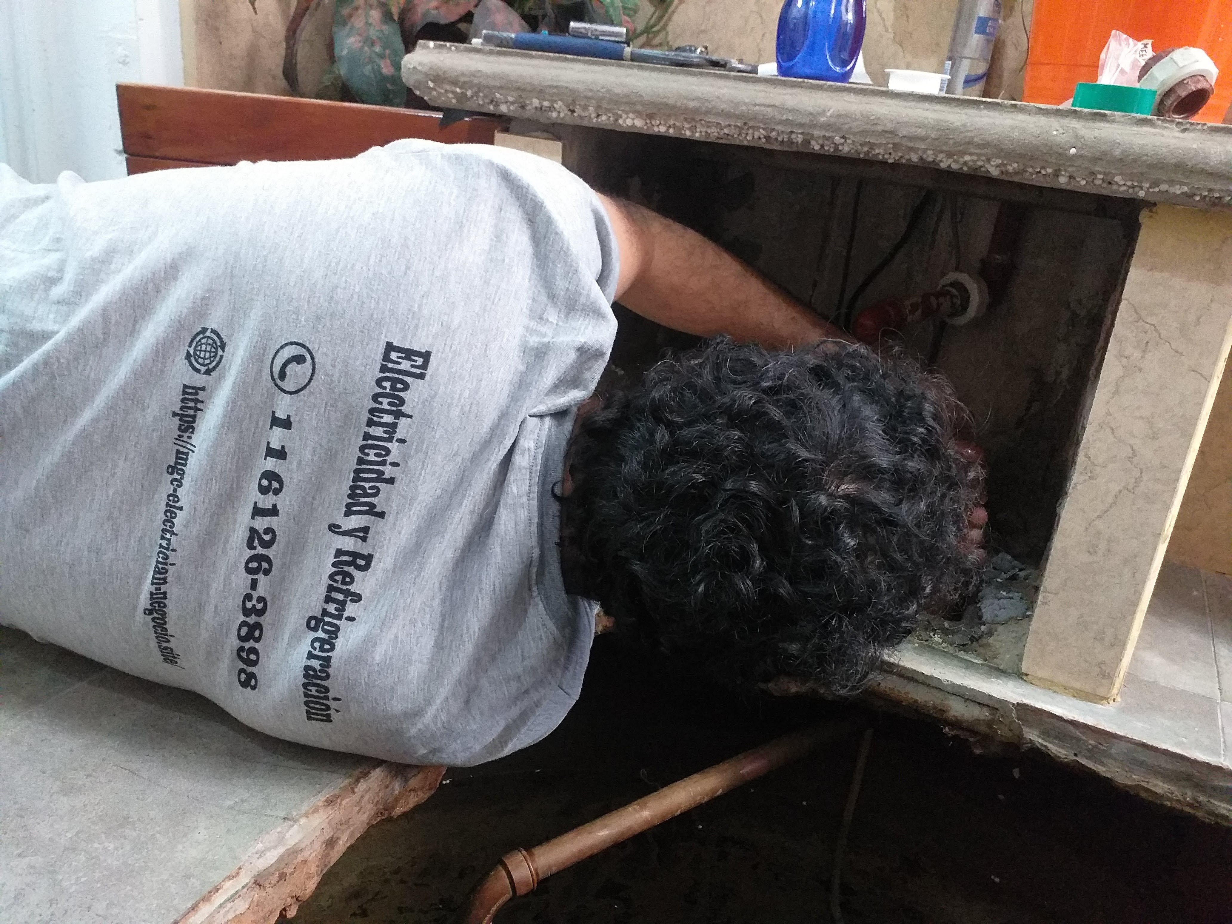 Plomero, Mantenimiento del hogar, Mantenimiento de oficinas, Colocación de cortinas / barrales, Carpintero, Herrero, Techista, Pintor en Florida Oeste — trabajo 2