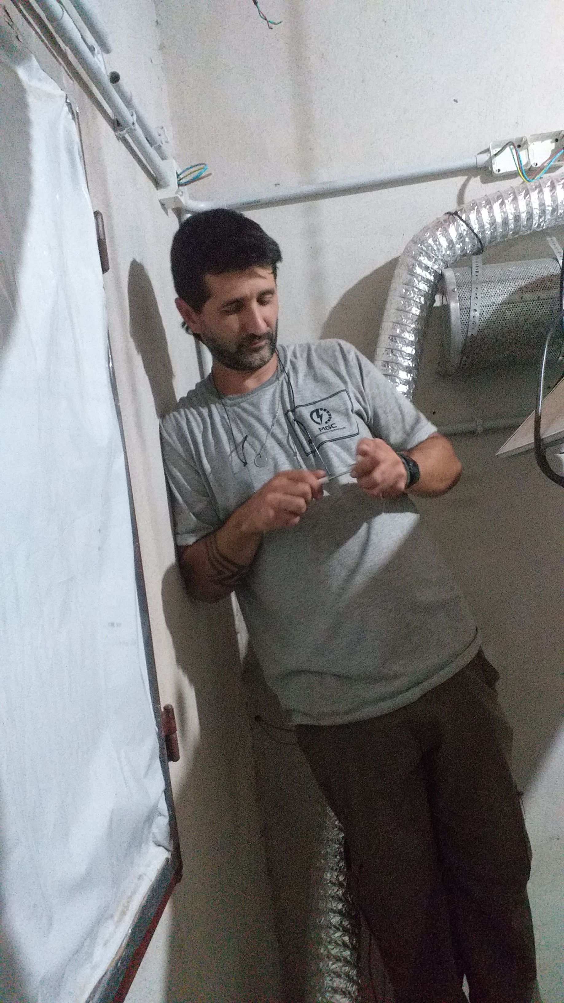 Plomero, Mantenimiento del hogar, Mantenimiento de oficinas, Colocación de cortinas / barrales, Carpintero, Herrero, Techista, Pintor en Florida Oeste — trabajo 4