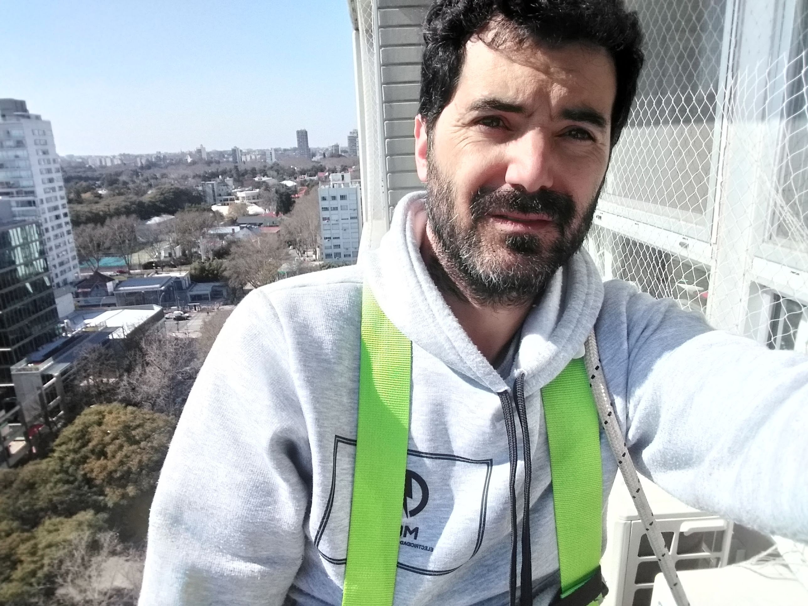 Plomero, Mantenimiento del hogar, Mantenimiento de oficinas, Colocación de cortinas / barrales, Carpintero, Herrero, Techista, Pintor en Florida Oeste — trabajo 6