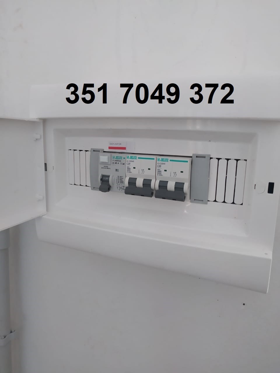 Electricista, Técnico electricista del hogar, Instalador de cámaras, Instalador de alarmas, Instalador de redes / wifi en Ciudad Universitaria — trabajo 1