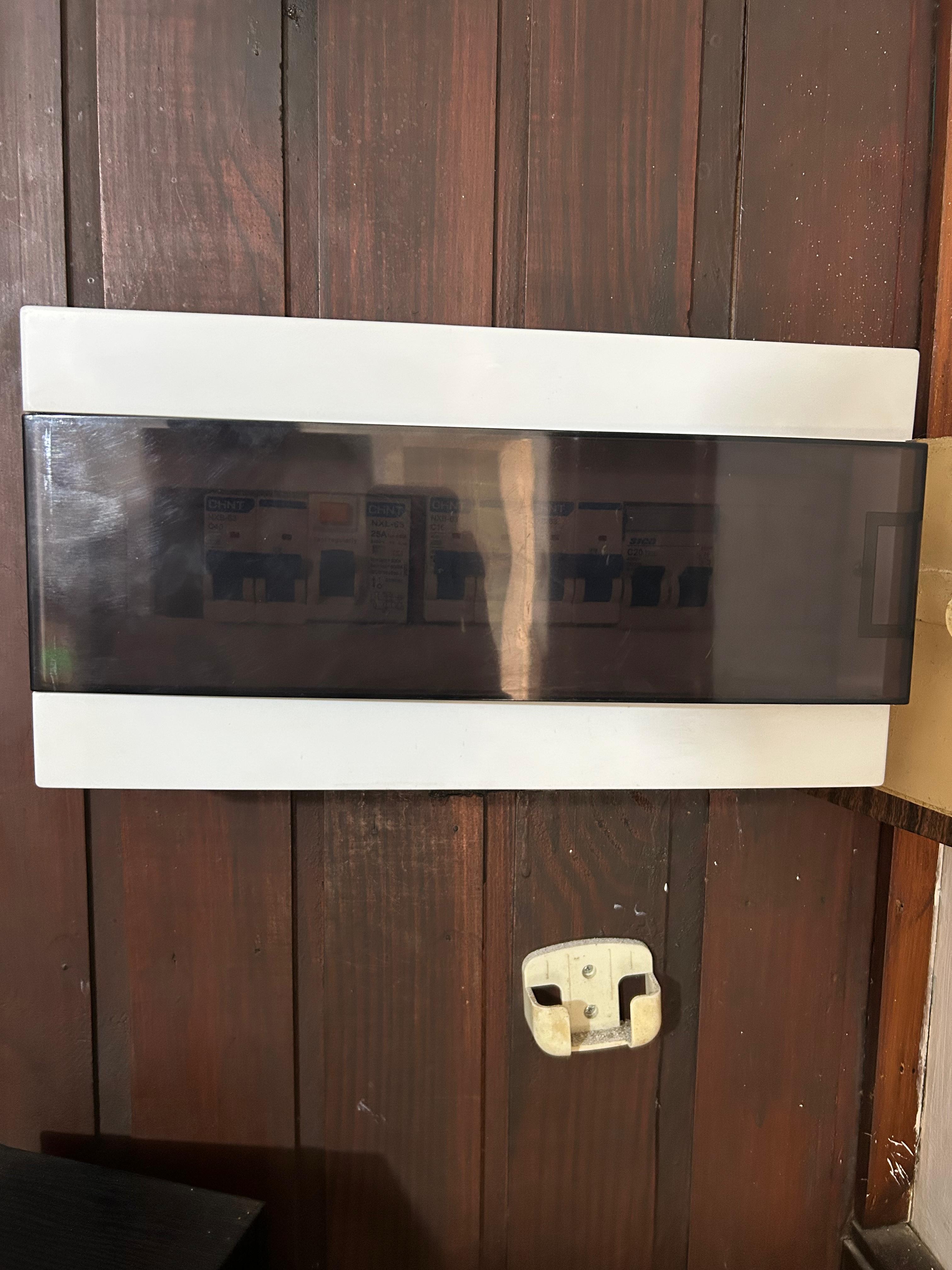 Electricista en La Plata — trabajo 2