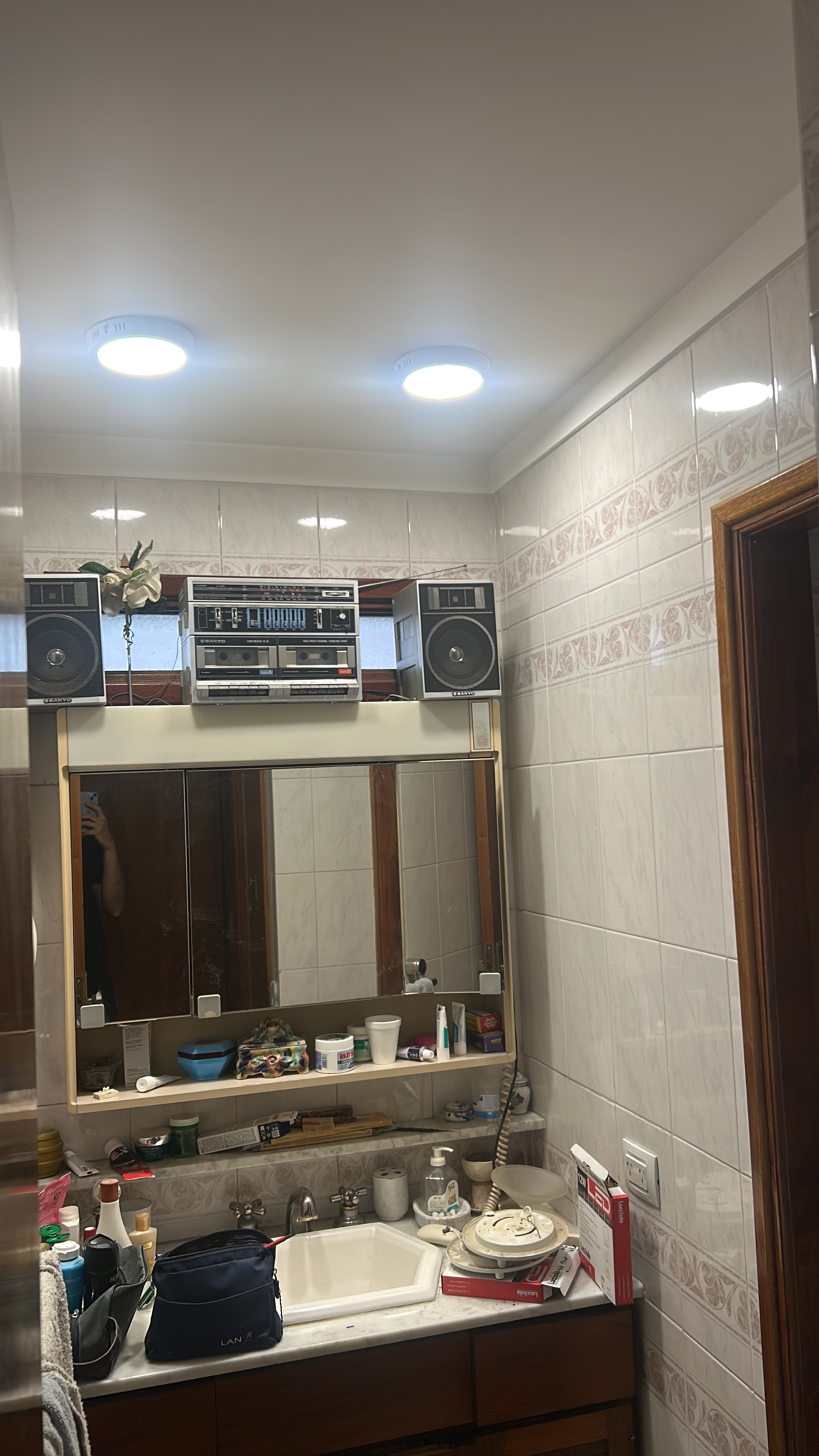 Electricista, Armado de muebles, Reparaciones generales, Mantenimiento del hogar, Colocación de cortinas / barrales, Mantenimiento de oficinas en Belgrano — trabajo 2