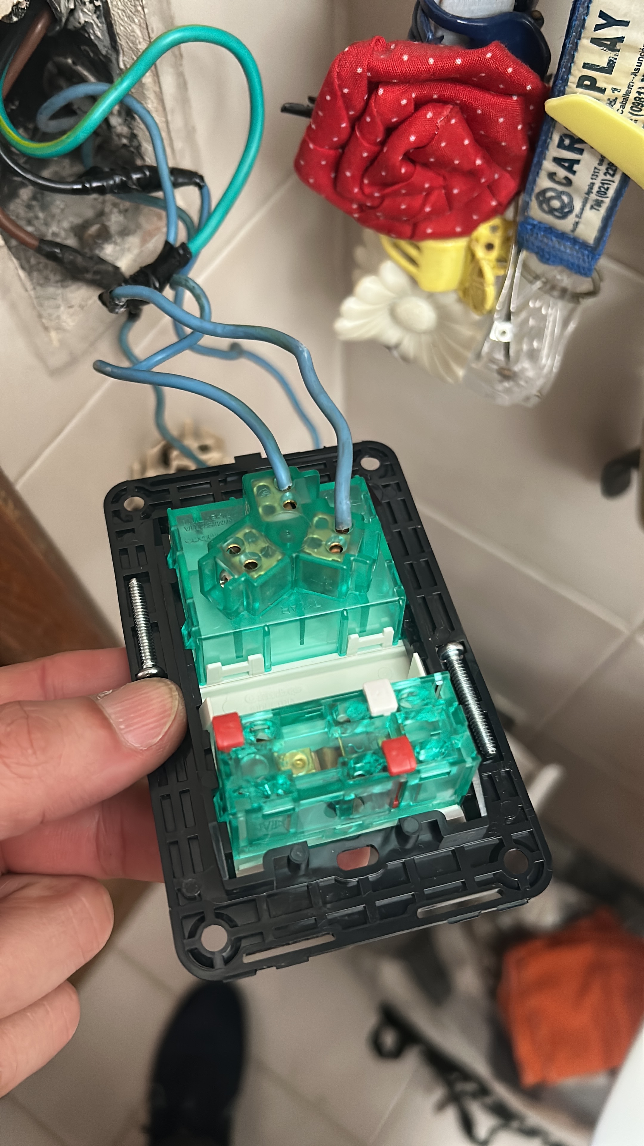 Electricista, Armado de muebles, Reparaciones generales, Mantenimiento del hogar, Colocación de cortinas / barrales, Mantenimiento de oficinas en Belgrano — trabajo 3