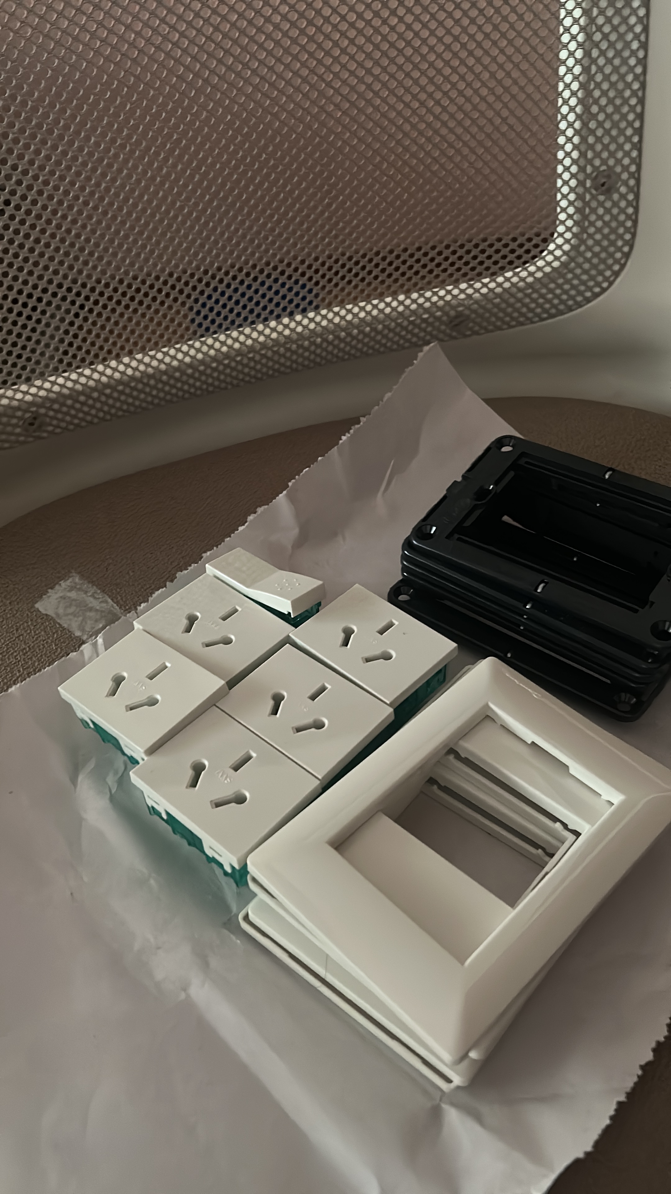 Electricista, Armado de muebles, Reparaciones generales, Mantenimiento del hogar, Colocación de cortinas / barrales, Mantenimiento de oficinas en Belgrano — trabajo 4