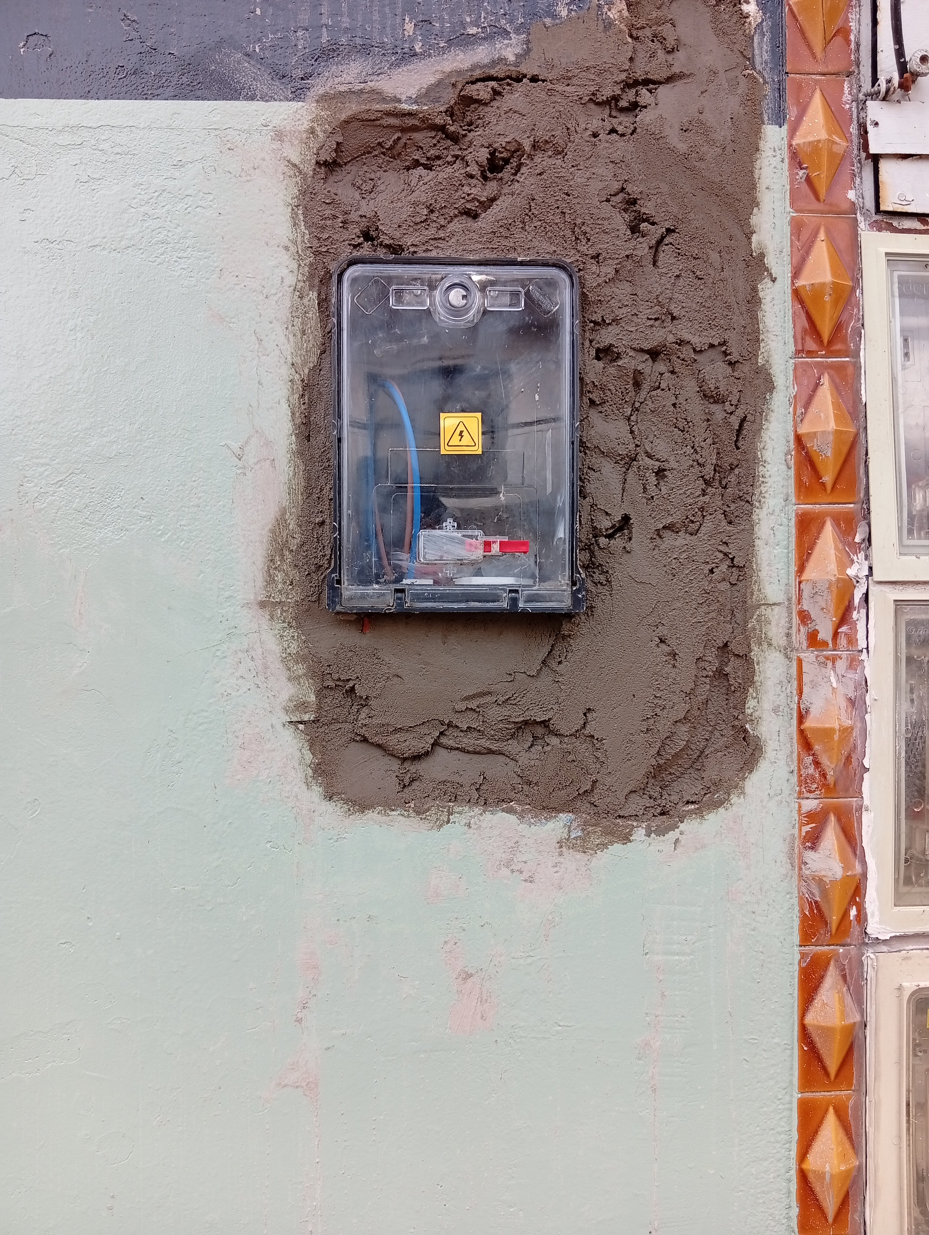 Electricista, Instalador de alarmas en Caseros — trabajo 2