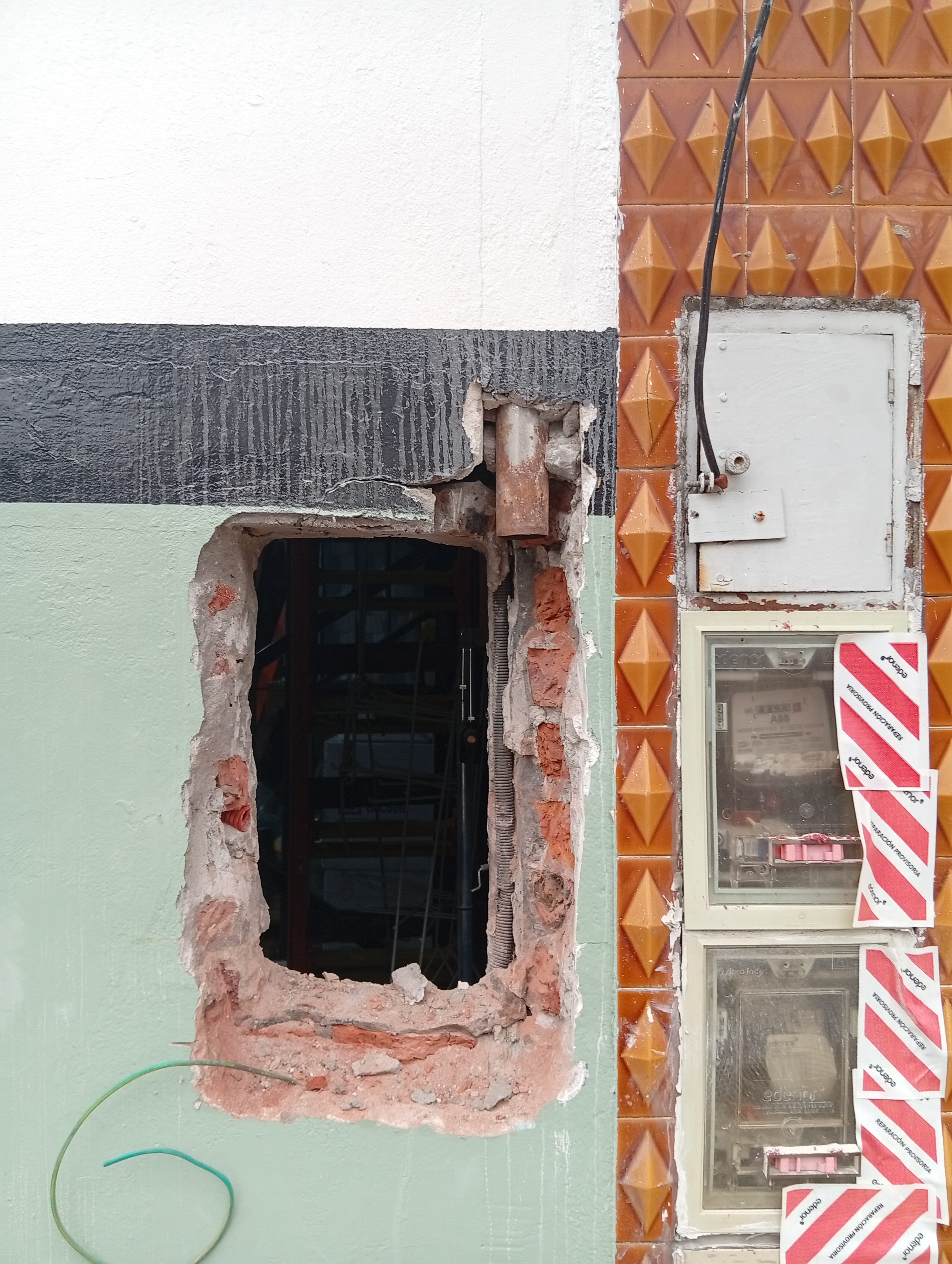 Electricista, Instalador de alarmas en Caseros — trabajo 3