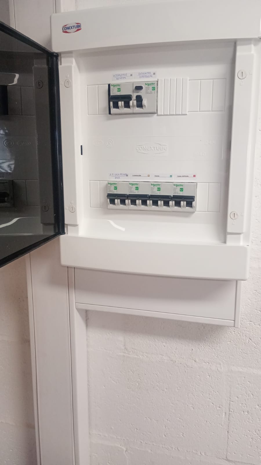 Electricista en Berazategui  — trabajo 2